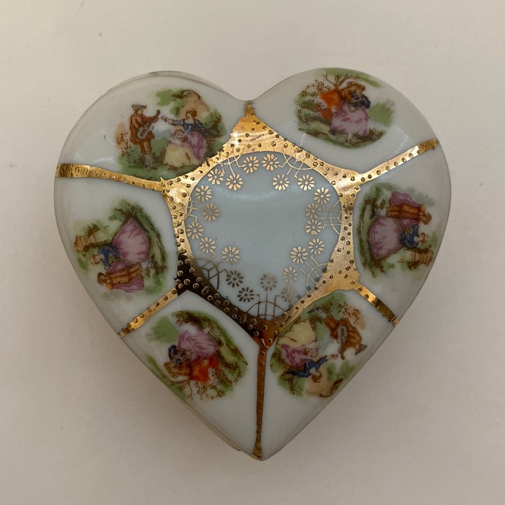 Lovely Heart Shaped Trinket Box